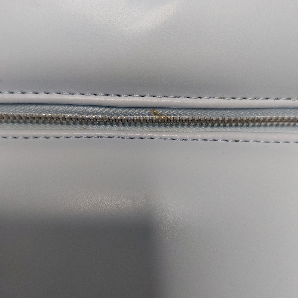 H! By Henry Holland 💋 Lips Crossbody Bag - Picture 2 of 7
